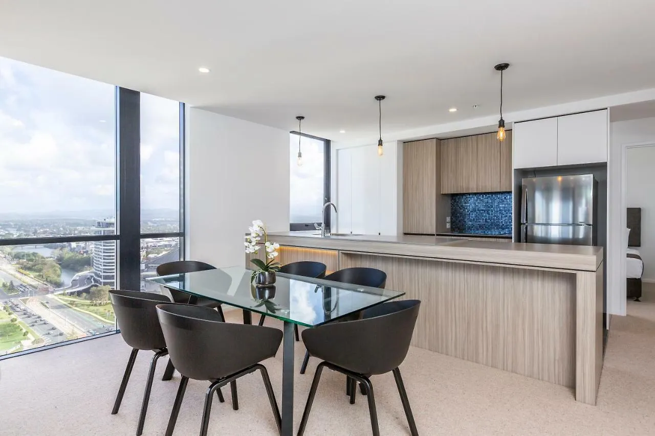 Qube Broadbeach Gold Coast 4*,  Avustralya